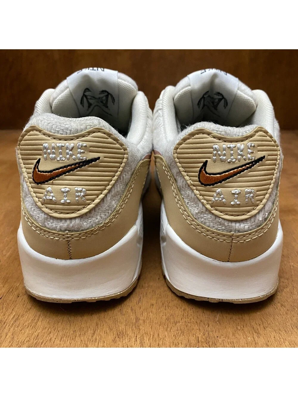 Nike Air Max 90 SE Shoes Womens Size 7 Sun Club Sail Arctic Orange DJ9997-101